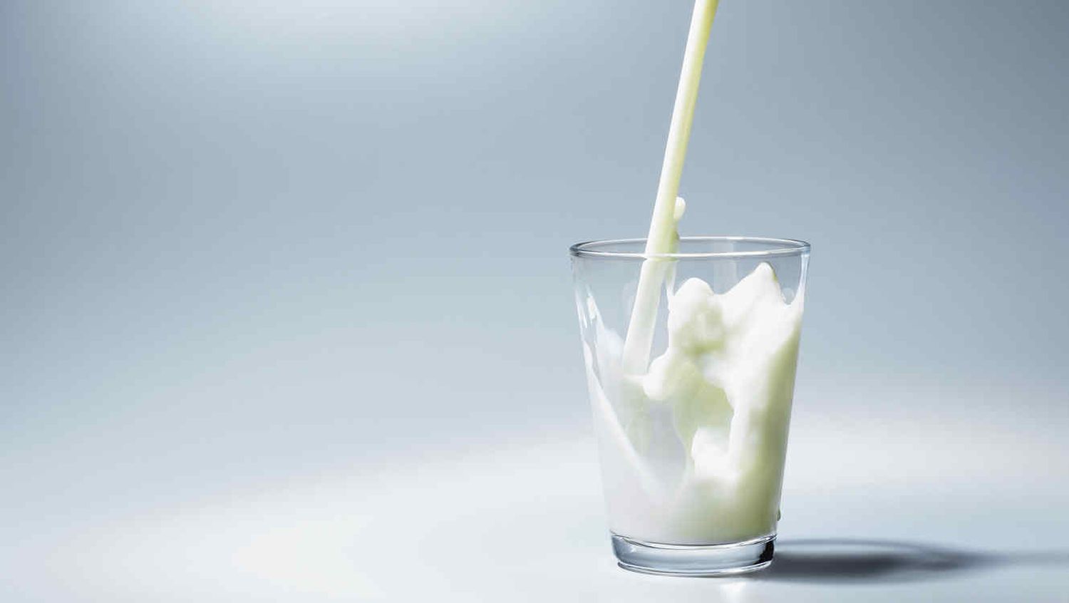 Cayó el consumo de leche en Argentina