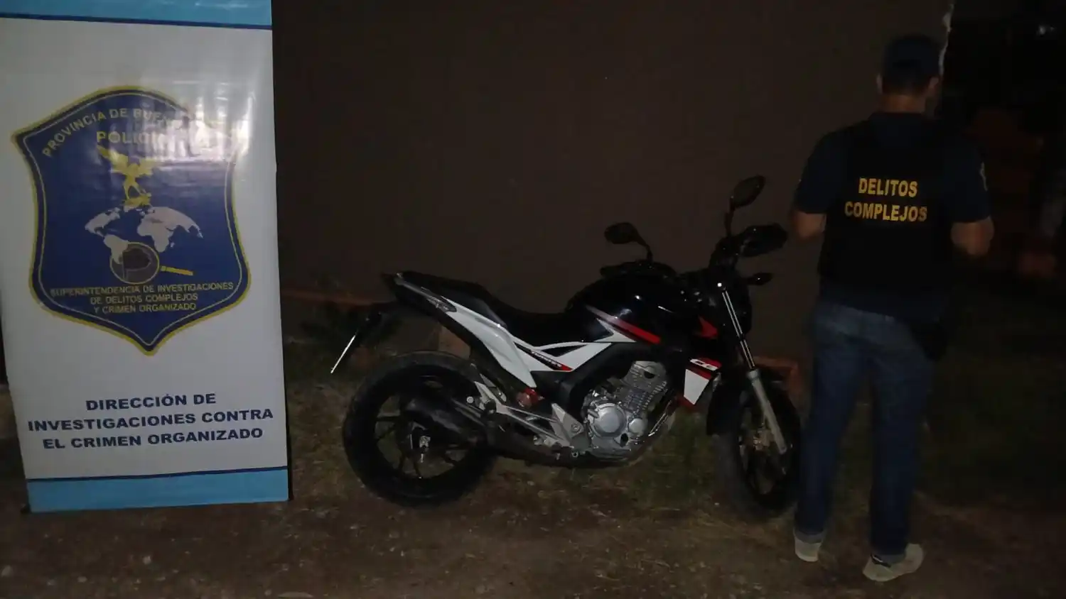 Quedaron bajo investigación un automóvil Ford Focus y una motocicleta Honda CB Twister utilizados en la operatoria.