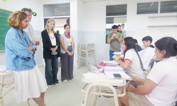 Alicia Fregonese visitó a los alumnos premiados por un proyecto innovador