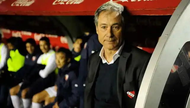 Holan se fue de Independiente y se despidió con una carta