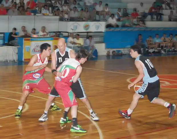 Triunfos de Pueblo Nuevo y Juventud Unida en el salto inicial de la Copa Ciudad de Gualeguaychú