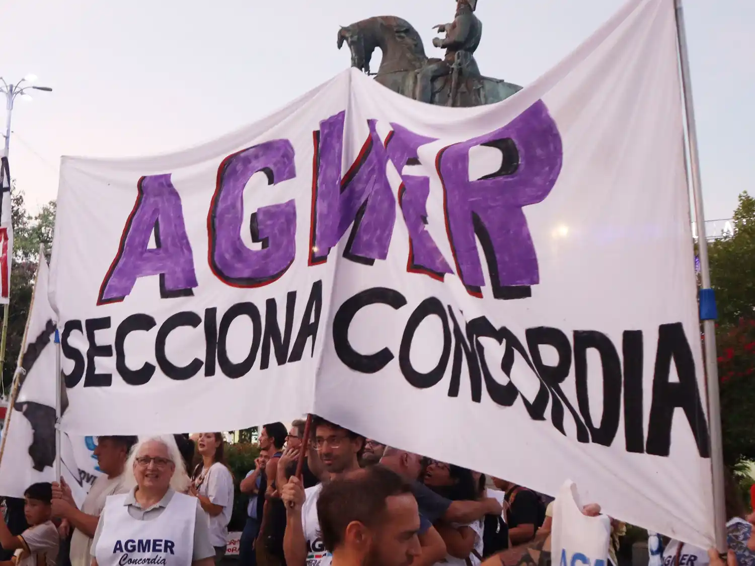 Convocan a paro nacional docente el 2 de marzo:corre riesgo el inicio de clases en Entre Ríos