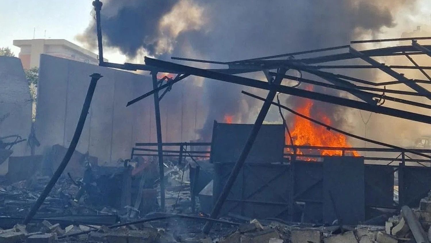 ¡PÁNICO en ROMA! 30 heridos ocasiona la explosión de una gasolinera