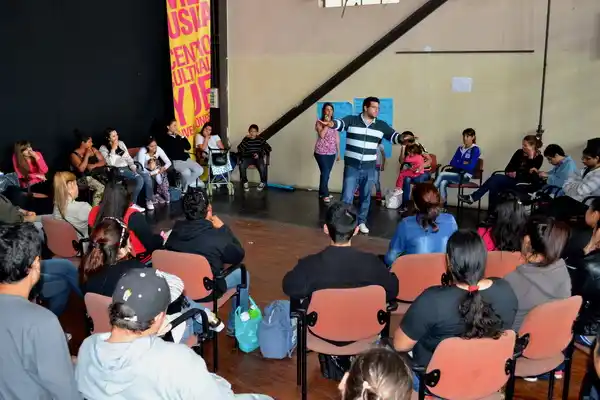 Unos 900 jóvenes finalizaron las capacitaciones del programa Crecer  