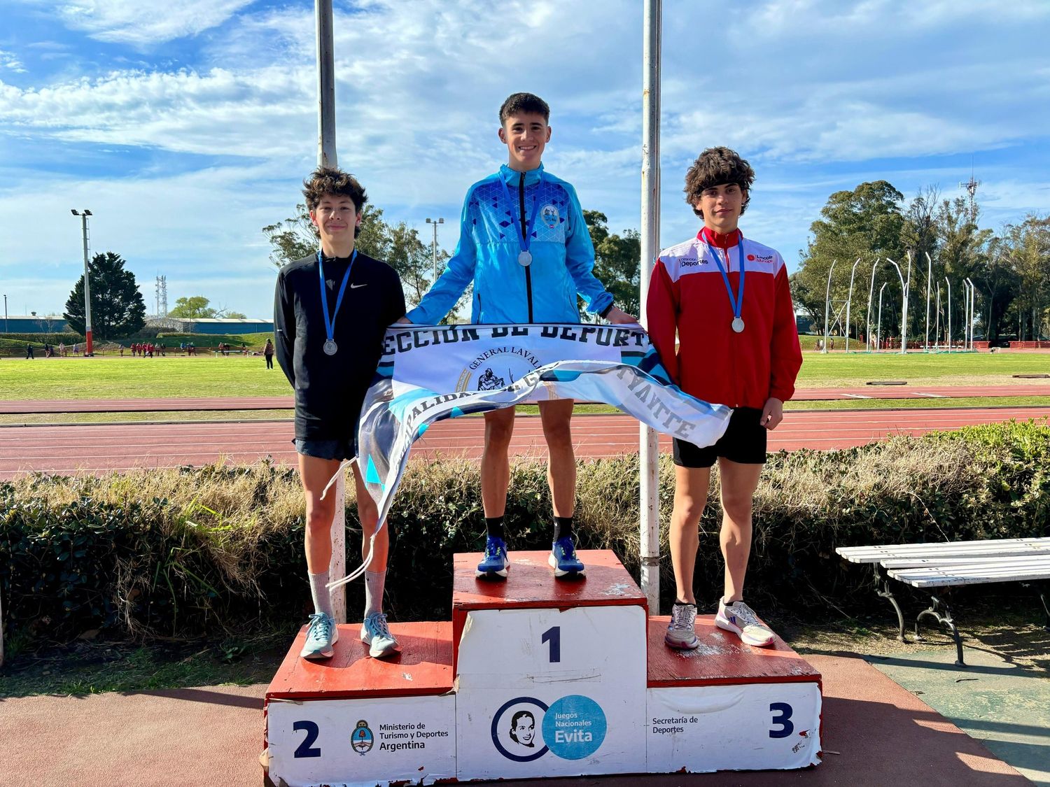 Tiago Rojas medalla de plata en los 800 metros llanos
