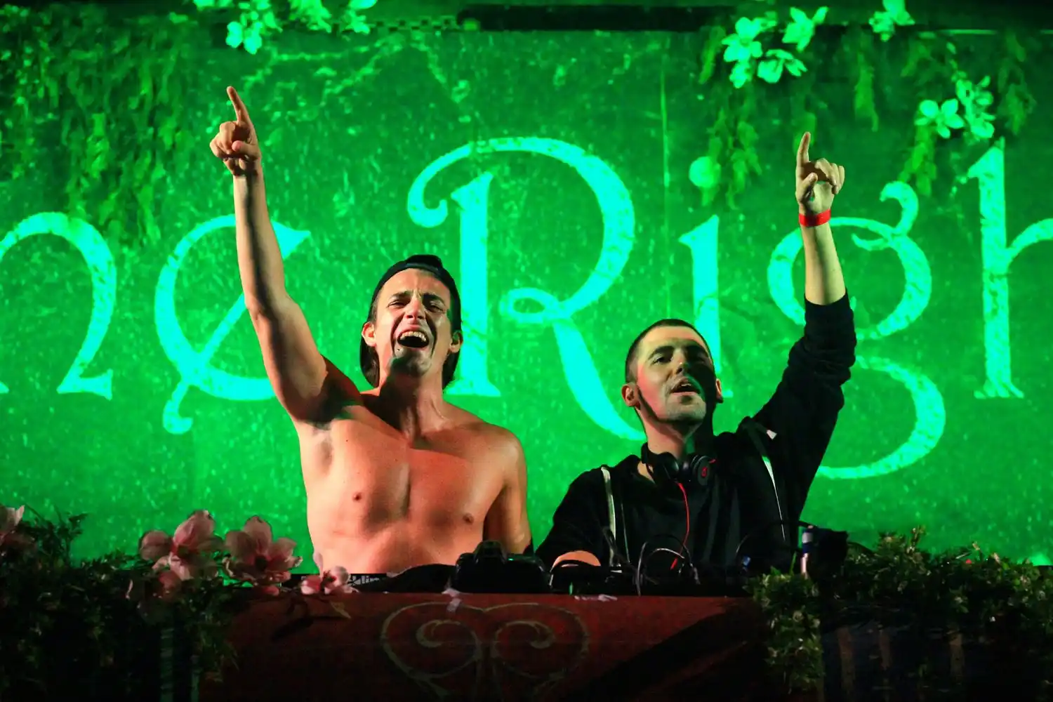 Vive LA MEGA EXPERIENCIA ELECTRÓNICA en Caracas con Dimitri Vegas y Like Mike