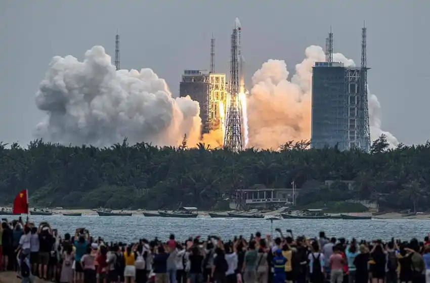 El cohete chino fuera de control caerá en las próximas horas sobre la Tierra