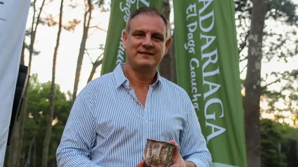 Carlos Esteban Santoro.