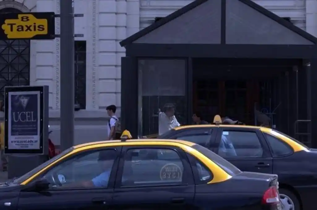 La modernización del sistema de taxis es lo que pretende el Ejecutivo local para optimizar el servicio.
Foto: Archivo