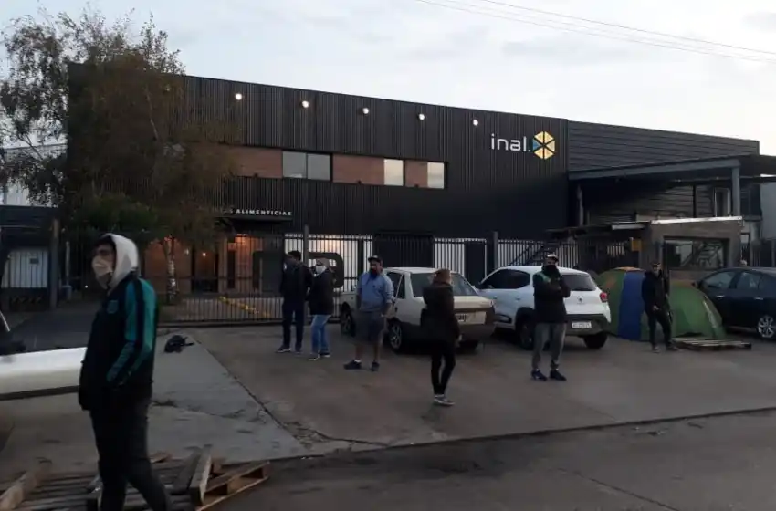 Acampe y protesta en el Parque Industrial por el despido de 18 trabajadores