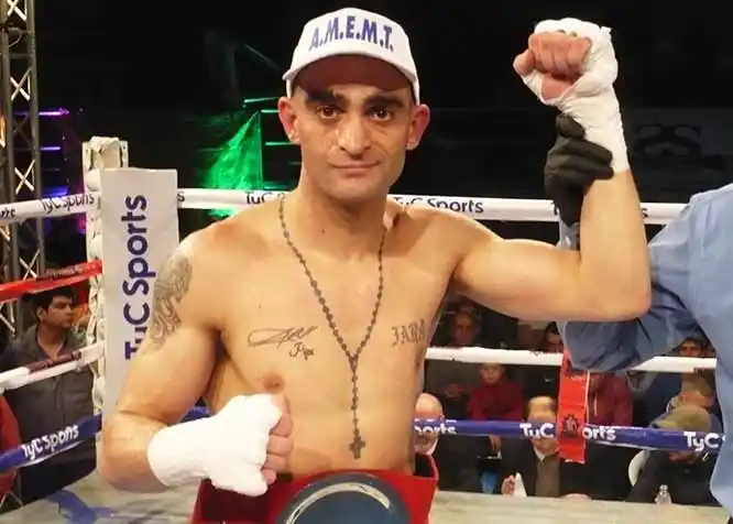 Rueda, ganador de 38 de sus combates como rentado.