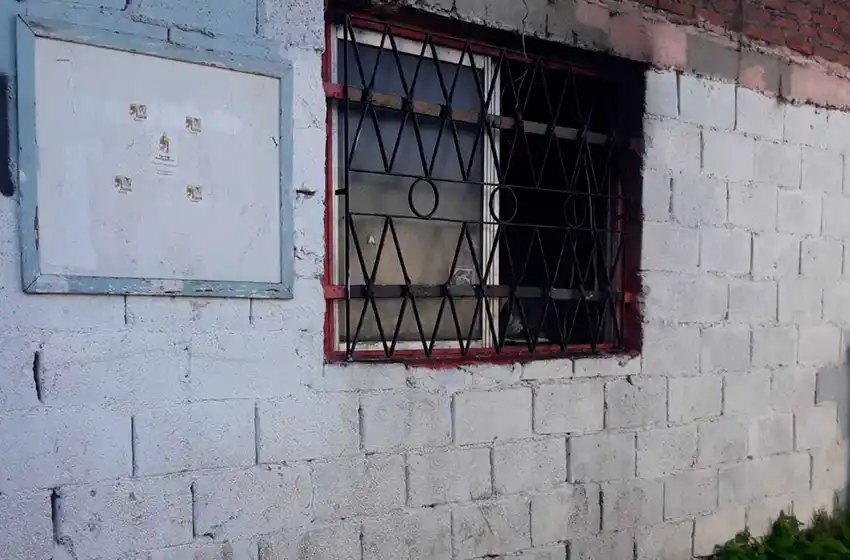 Incendio en una casa en un asentamiento del barrio Santa Rita
