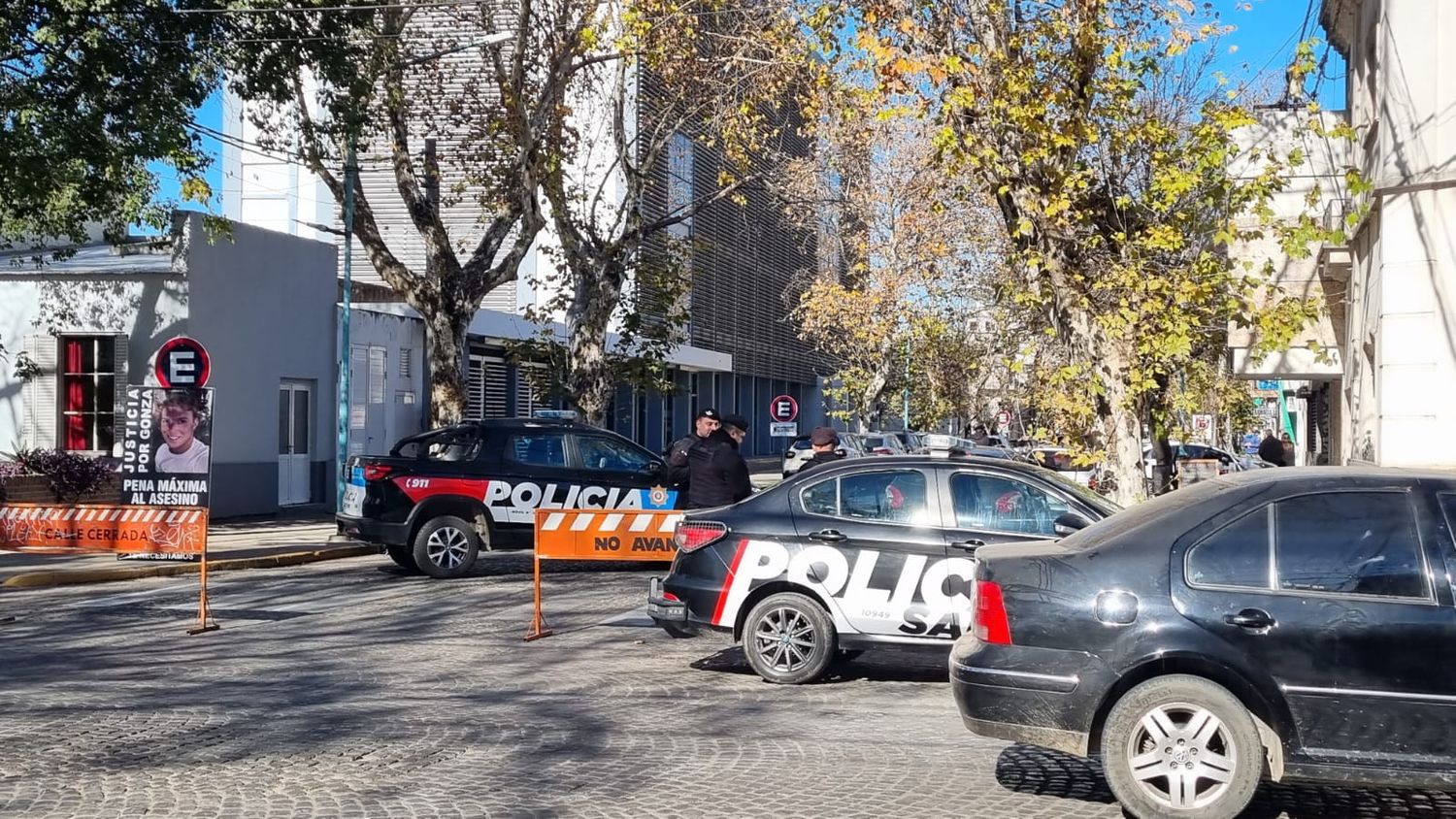 Justicia por Gonzalo: corte de tránsito frente a Tribunales a la espera de la sentencia - 2