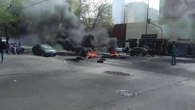 Piden la intervención de la Justicia por un acampe en Mar del Plata