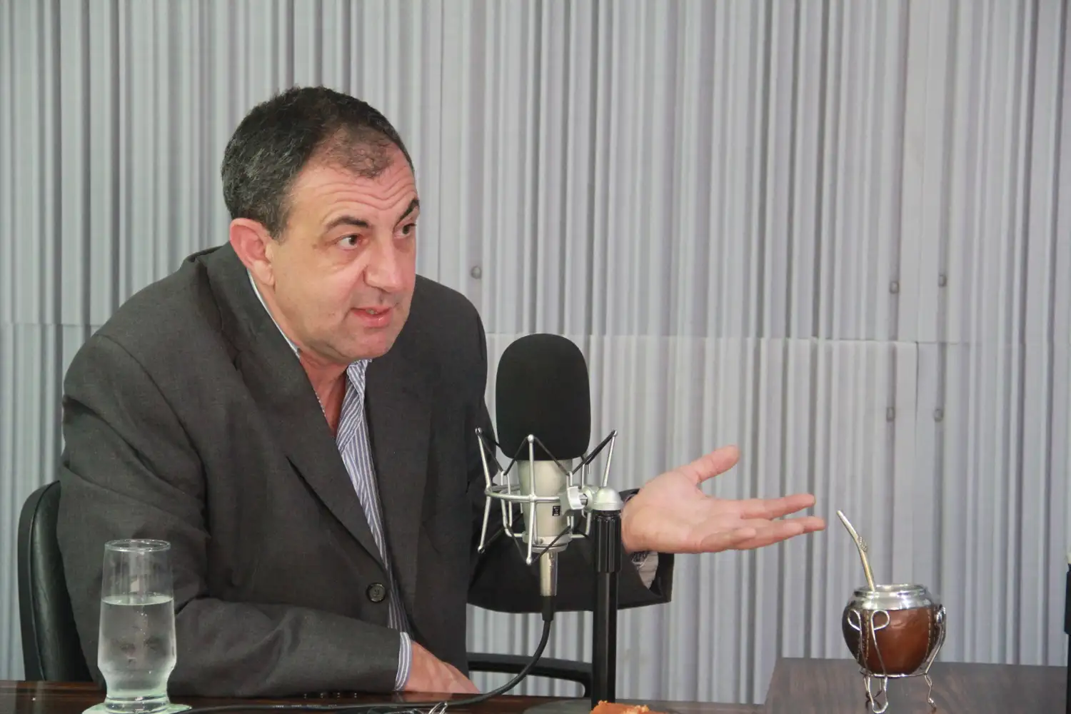 “Si queremos hacer kirchnerismo de este lado, estamos equivocados”