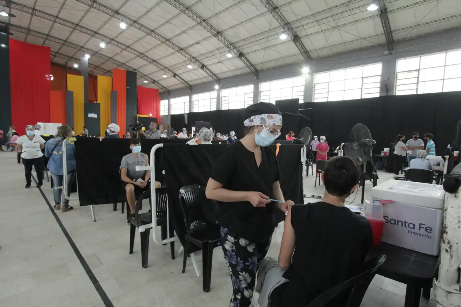 Covid 19: 700 mil dosis se aplicaron en el vacunatorio de la Esquina Encendida