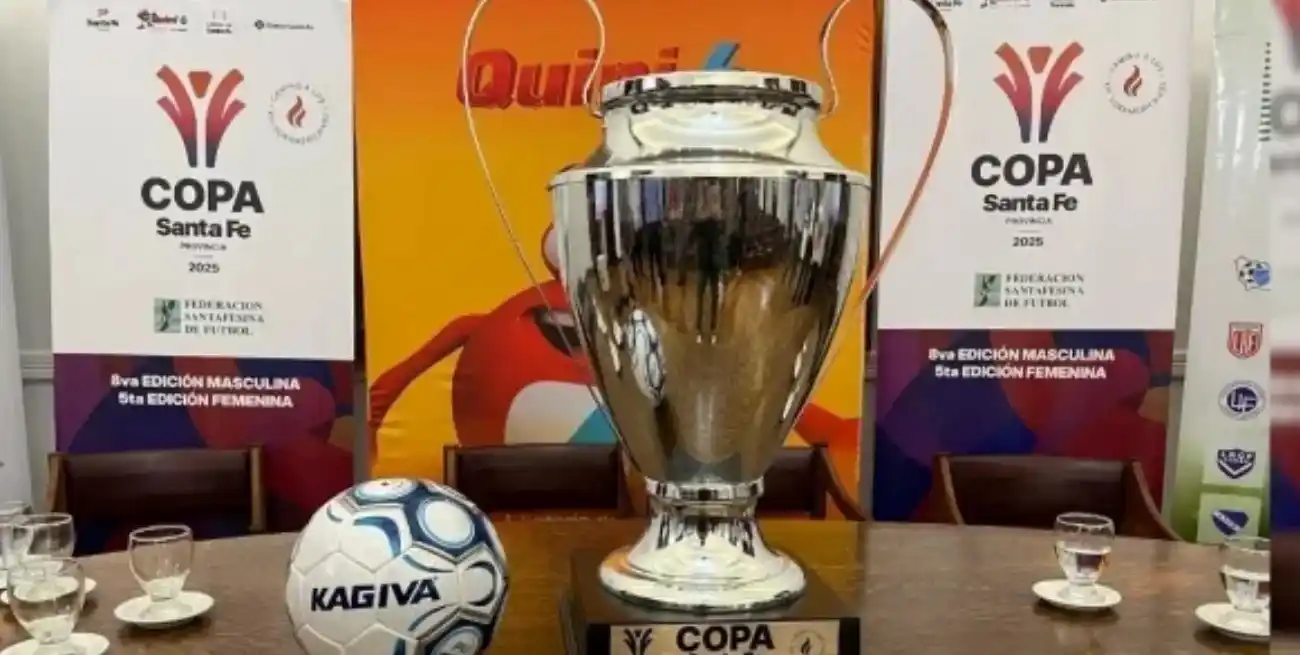 El trofeo de la Copa Santa Fe de fútbol.