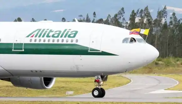 Tras 74 años, Alitalia  realiza su último vuelo