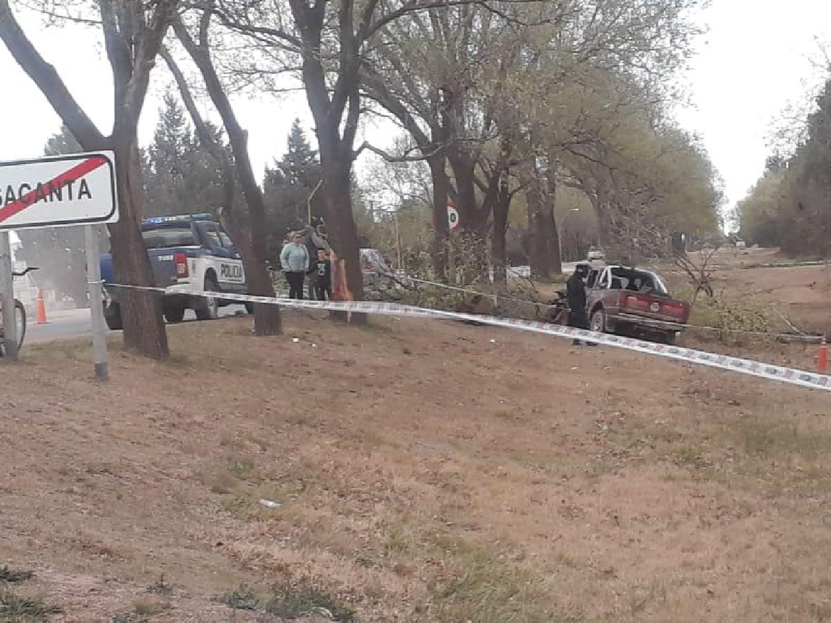 Accidente fatal en Sacanta: murió un hombre tras chocar contra un árbol