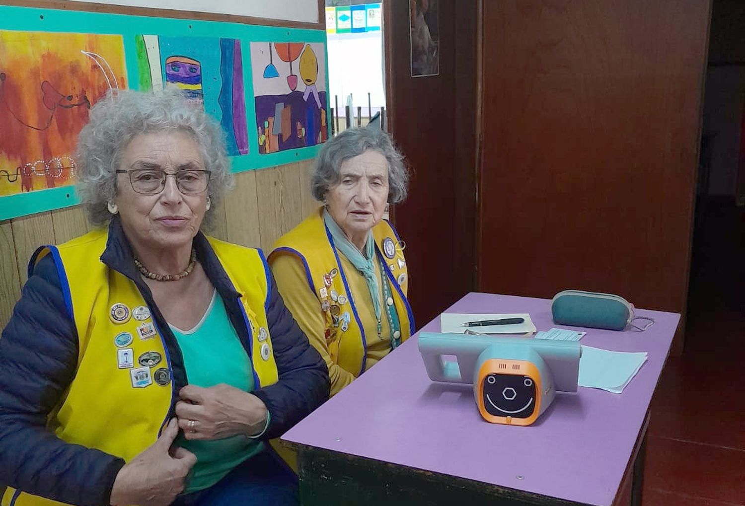 Integrantes de Leones. Con el equipo de control visual