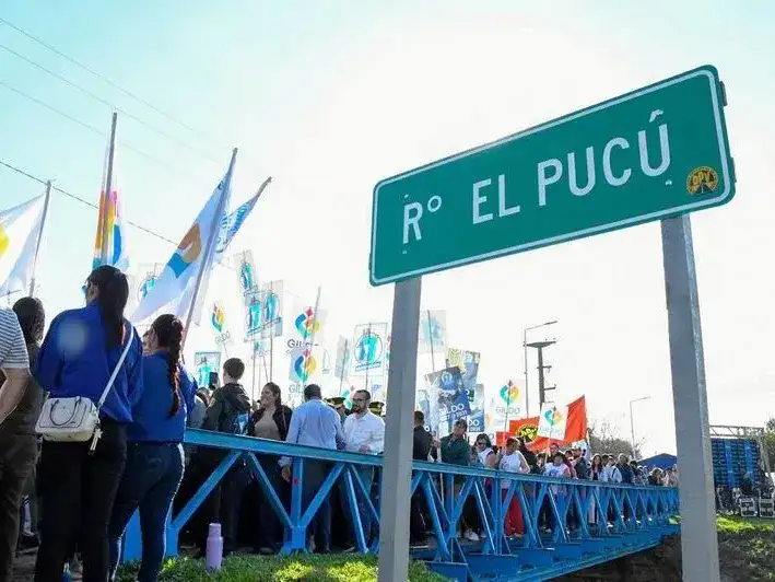 El Gobierno provincial inauguró el
puente del barrio Sagrado Corazón