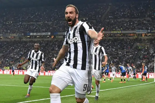 El duelo Icardi-Higuaín quedó para el Pipa, que anotó el gol del triunfo para el líder
