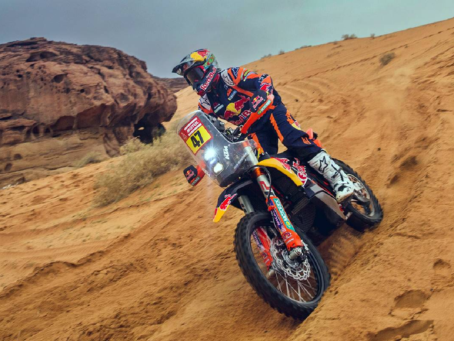 Benavides sigue tercero en las motos