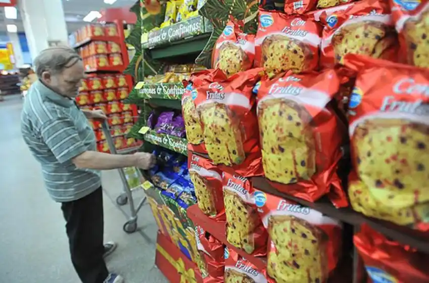 Canasta navideña: "Se le va a complicar a una familia poner en la mesa alguno de estos productos"