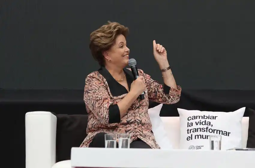 Rousseff tildó como una "tragedia" la llegada al poder de Bolsonaro