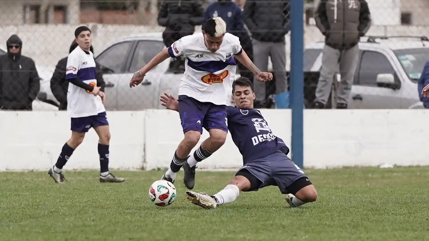 En un partido friccionado. Rivadavia superó a Gimnasia en el Estadio Williams Gabriele