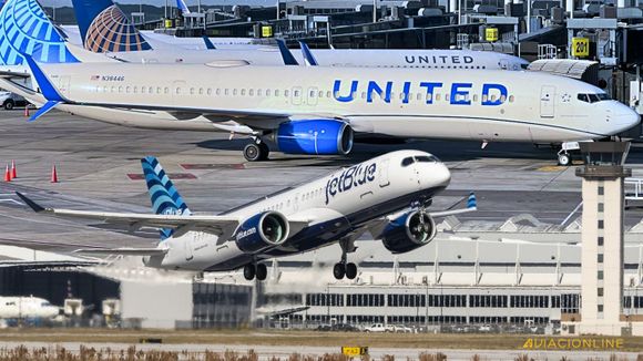 JetBlue y United activan la acumulación y canje de millas entre sus programas de fidelidad