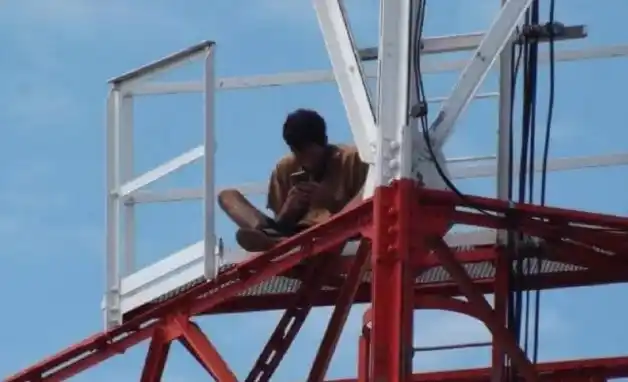 "Hasta acá llegué", publicó antes de subirse a la instalación.