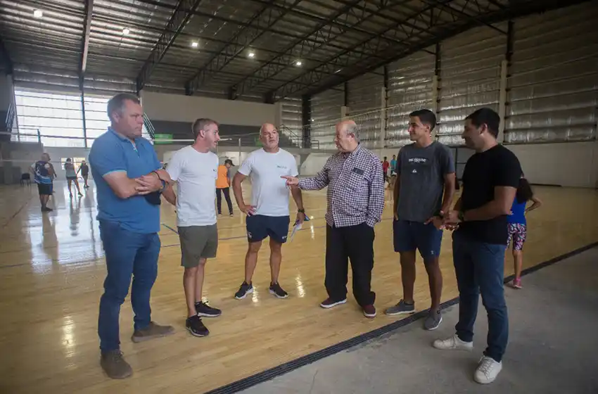 El intendente Paredi recorrió el Polideportivo de Santa Clara del Mar