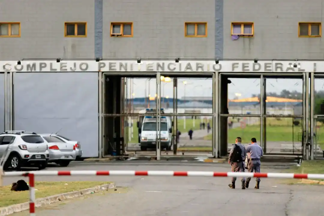 Será obligatorio que los presos realicen tareas de mantenimiento en las cárceles