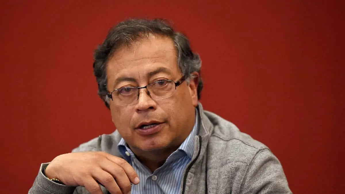 Petro a punto de que le embarguen su sueldo de presidente