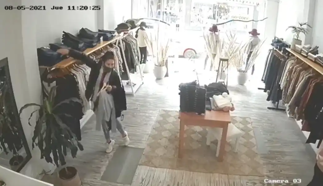 Así robaban mercadería las tres mujeres aprehendidas