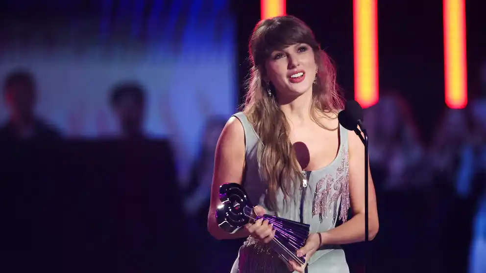 Taylor Swift quiere registrar su voz como marca comercial por la revolución de la IA