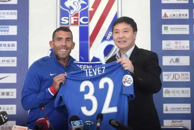 La durísima crítica del Shanghai Shenhua a Carlos Tevez