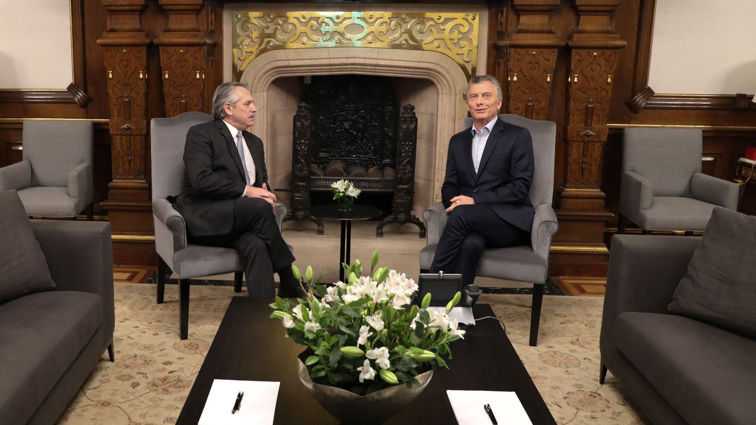 Mauricio Macri y Alberto Fernández analizaron la renuncia de Evo Morales