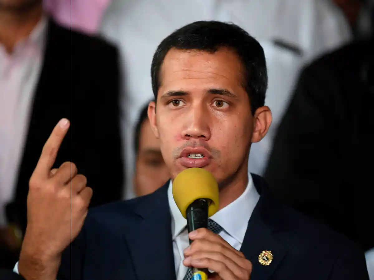 Guaidó llama a marchar hacia batallones para exigir que cese apoyo militar a Maduro