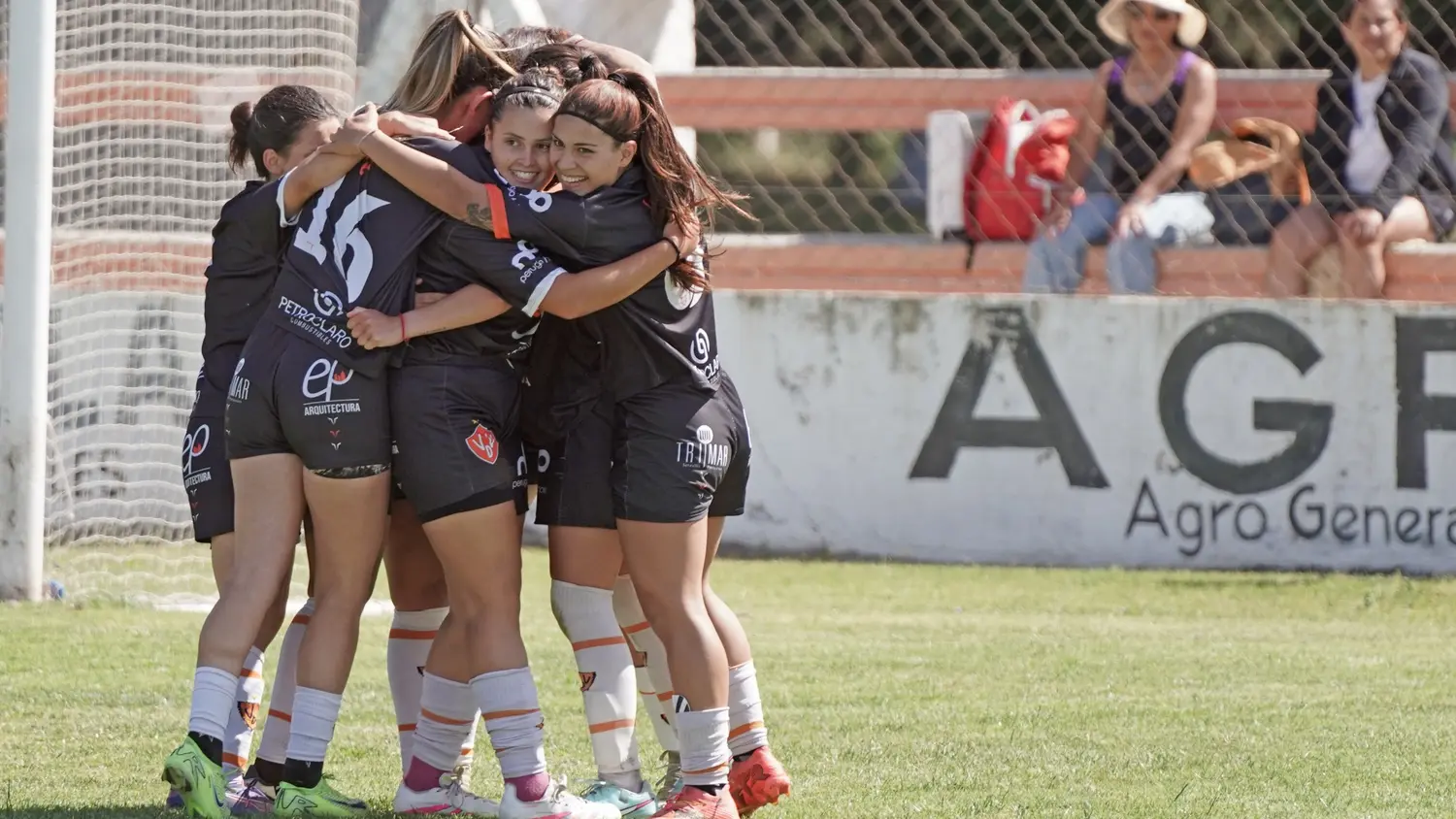 Las "Naranjas" festejaron en la ida y buscarán sellar la final a su favor en casa
