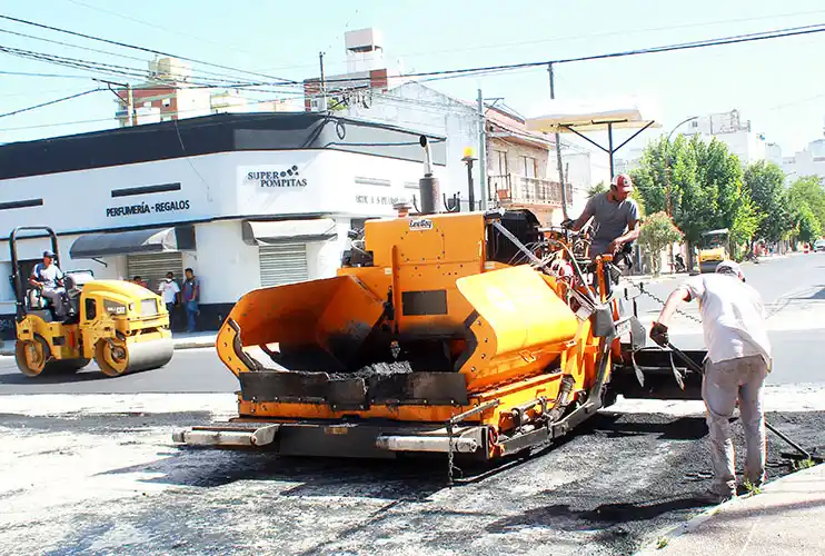 Obra en marcha. Repavimentación y bacheo