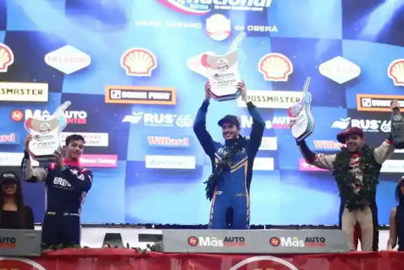 Santiago Mallo ganó en Oberá tras la exclusión de Pernía