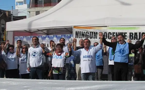 La negociación entre los docentes y el Gobierno no avanza  