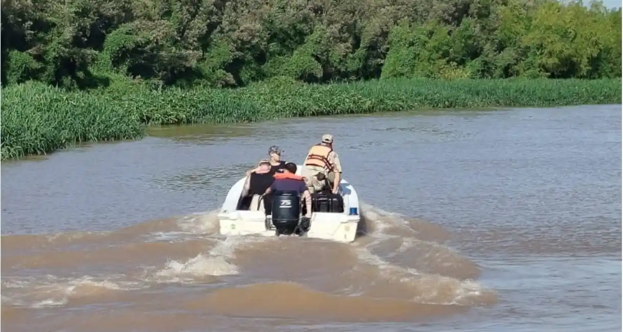 Parricidio en Diamante: buscan a un joven acusado de matar a su padre en una isla del río Paraná
