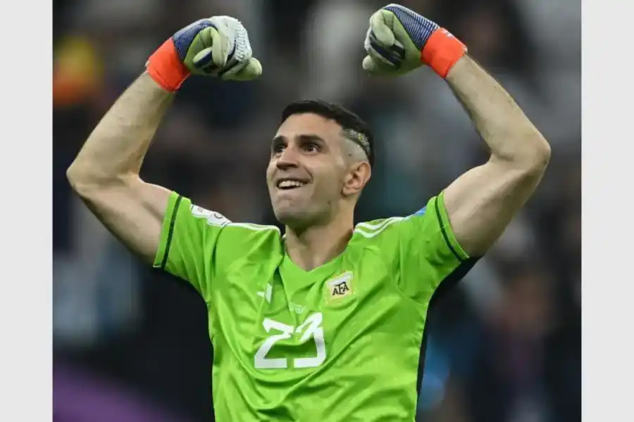 Dibu Martínez finalista en los premiso The Best