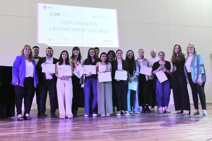 Estudiantes destacados 2023 durante el acto de reconocimiento organizado por el Consejo Universitario Rafaelino