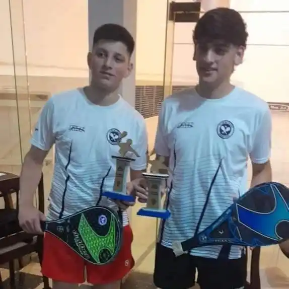 Juveniles del club de Pelota Chascomús campeones del provincial de paleta en Azul