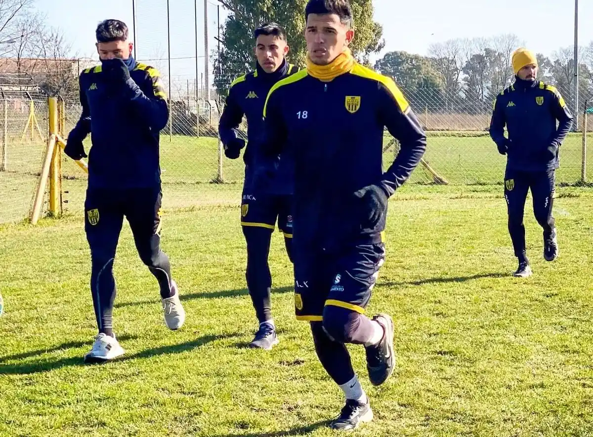 FOTO @CLUBSANTAMARINA Marcos Fernández, Agustín Jara, Galabert y Romat; en un entrenamiento.