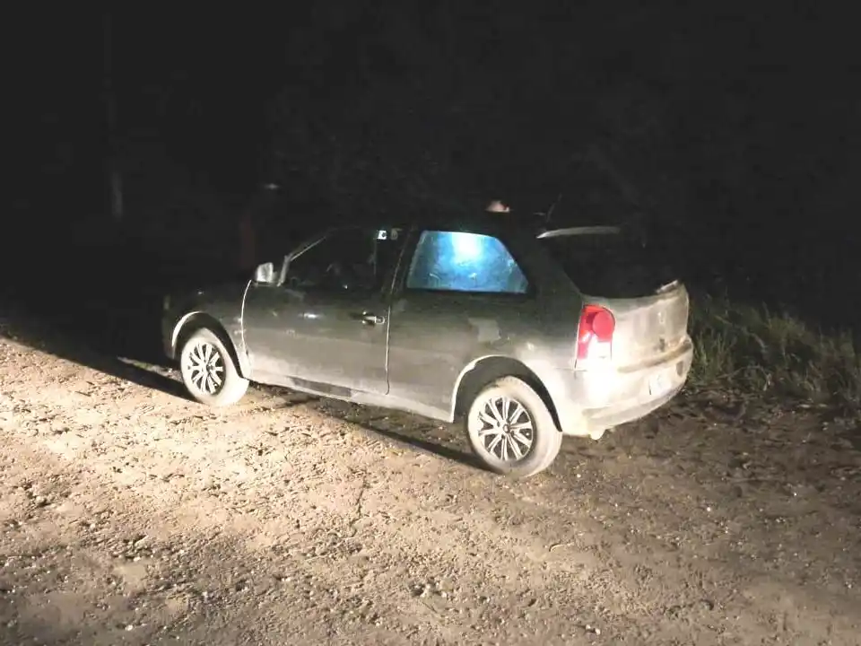 El vehículo fue hallado minutos después, abandonado en otro sector de la ciudad